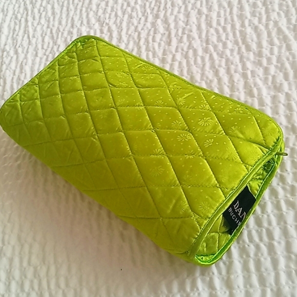 Dana Buchman Toiletry Case - Picture 4 of 10